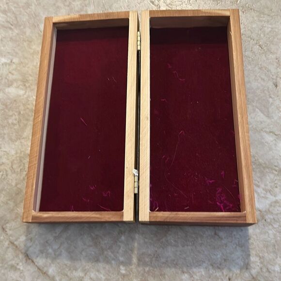 Vintage Cedar Box - Picture 3 of 5